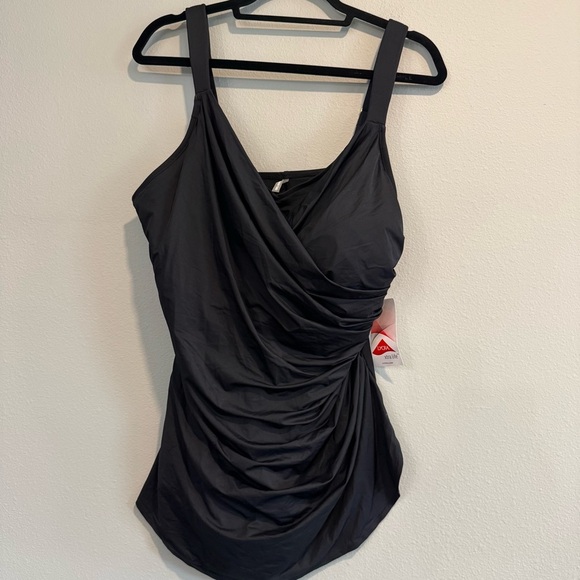 Lands End One Piece Swimsuit Ruched Elegant Black  18DD - Picture 1 of 7